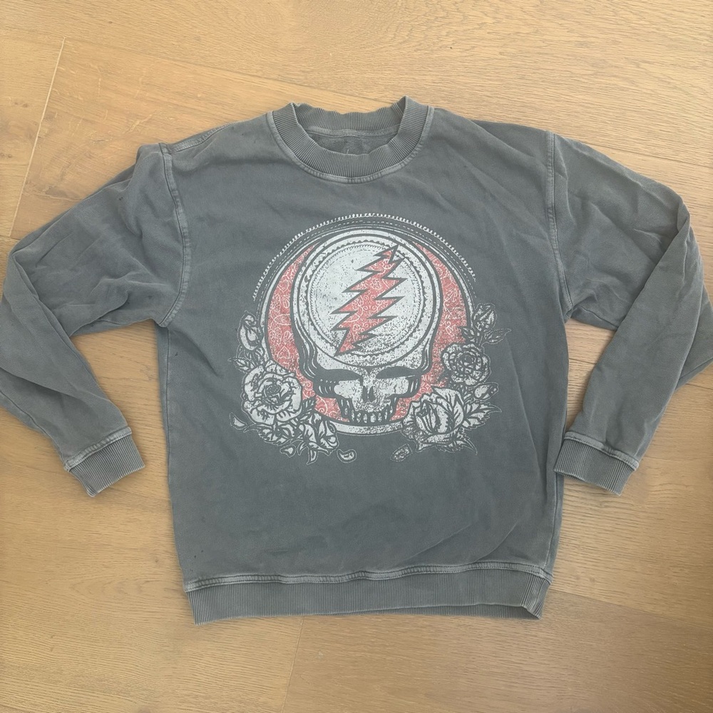 Life clothing co. Gray Crew Neck Sweater with skull graphics